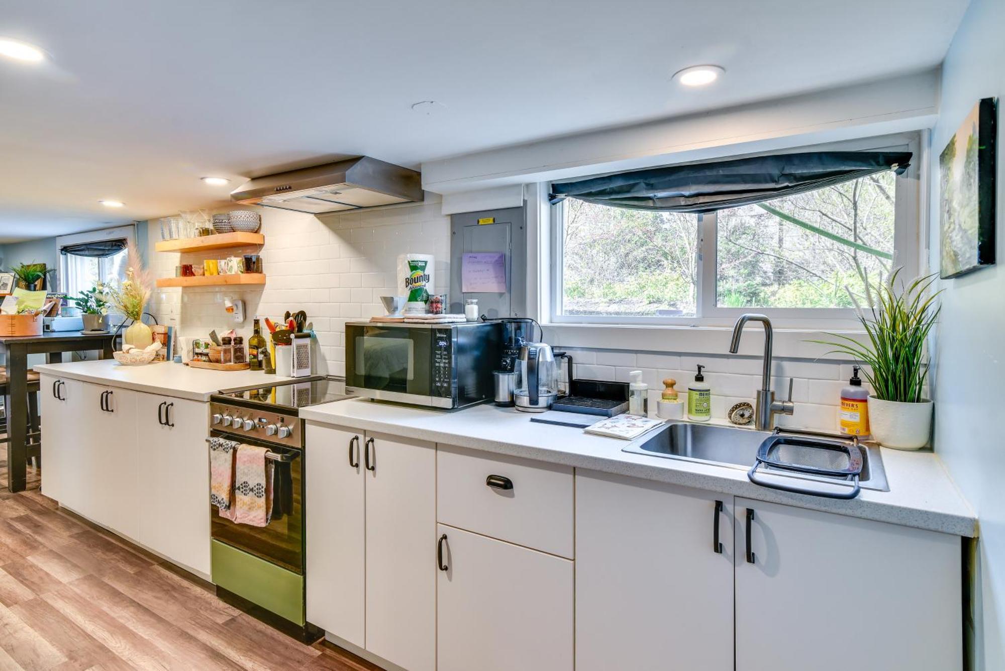 Vacation About 5 Mi To Downtown! Apartment *
