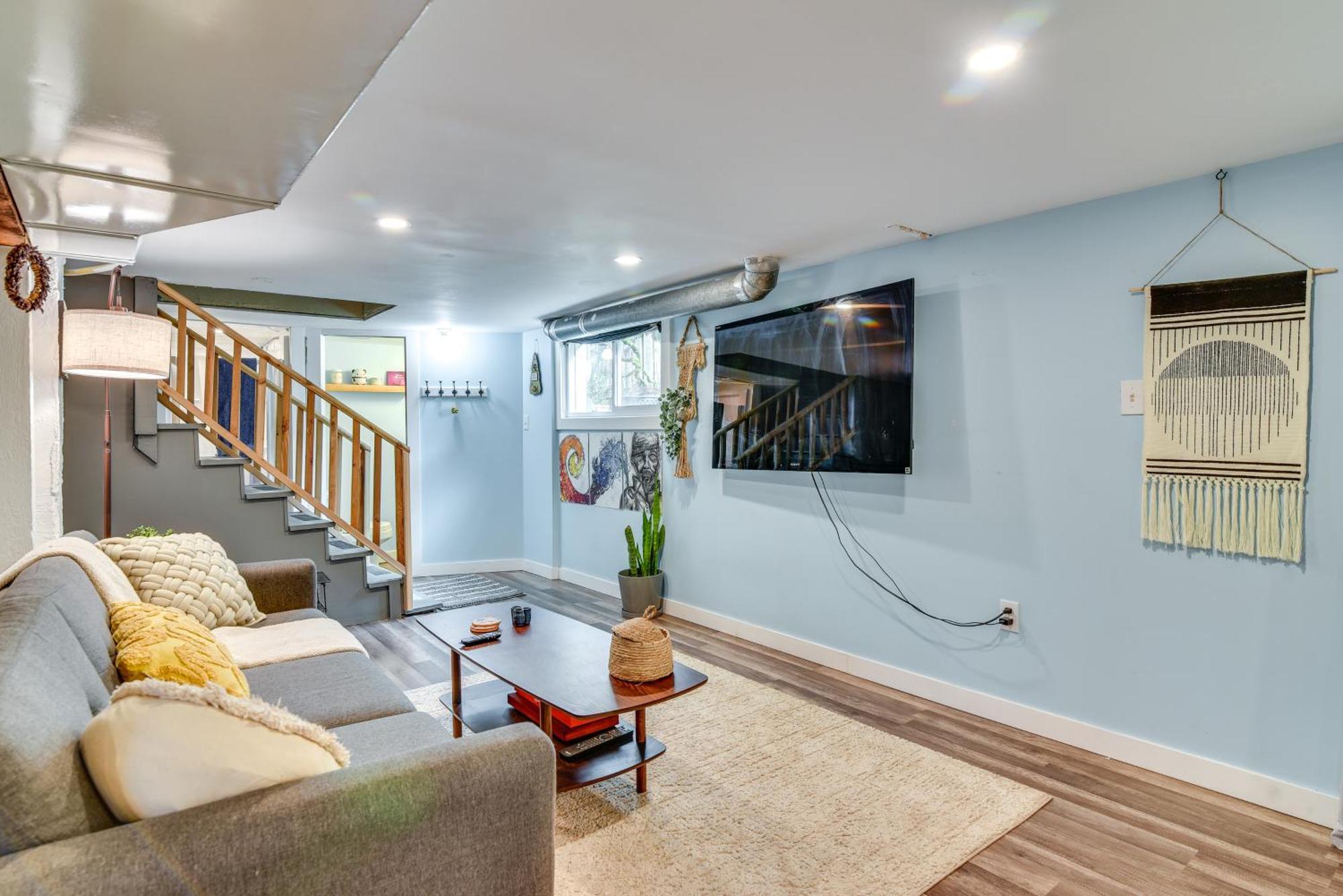 Vacation About 5 Mi To Downtown! Apartment